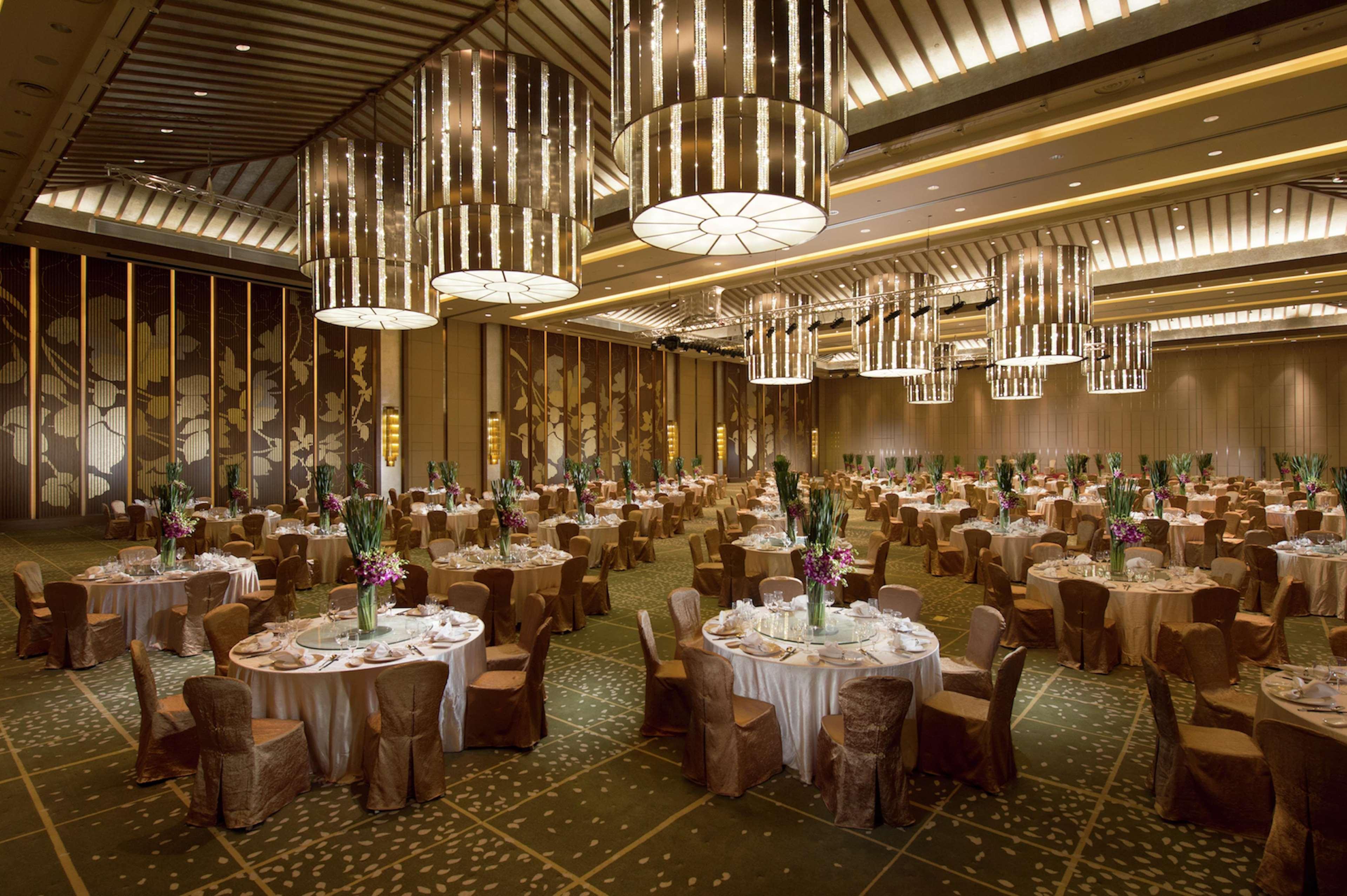 Hilton Wuhan Optics Valley Extérieur photo