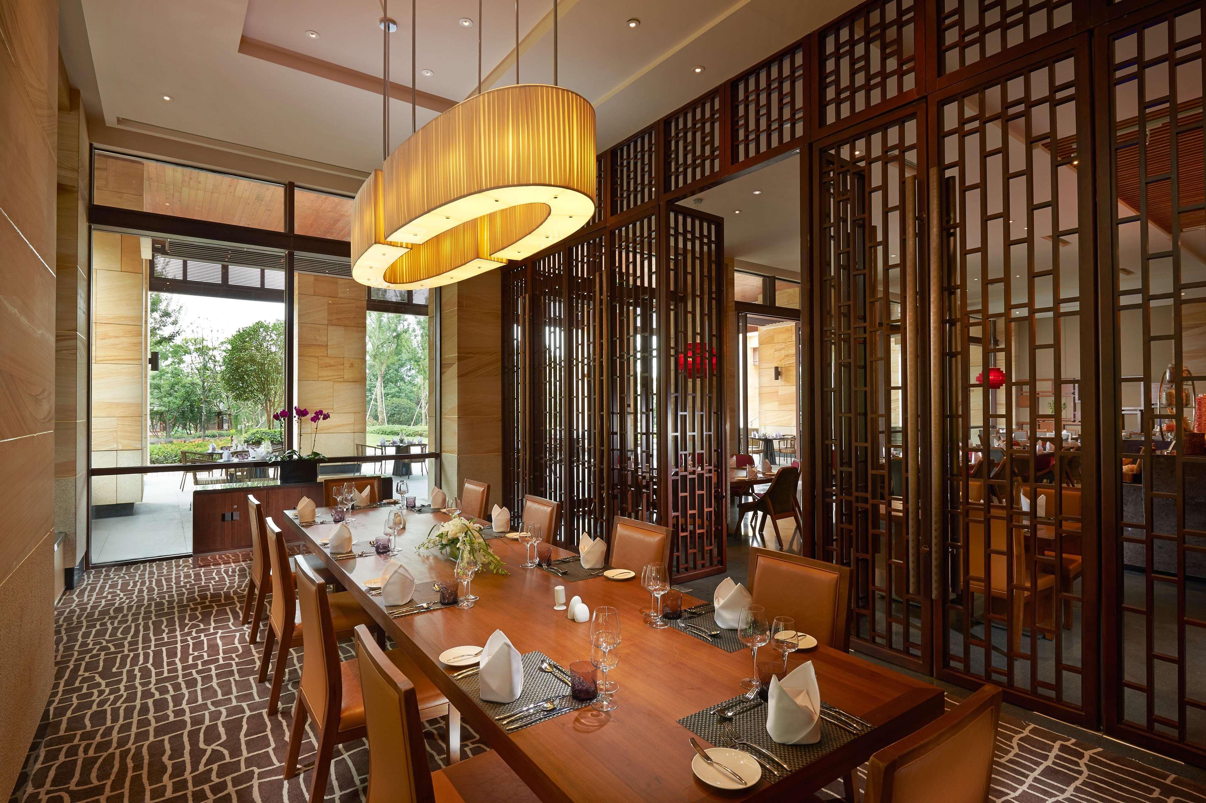 Hilton Wuhan Optics Valley Extérieur photo