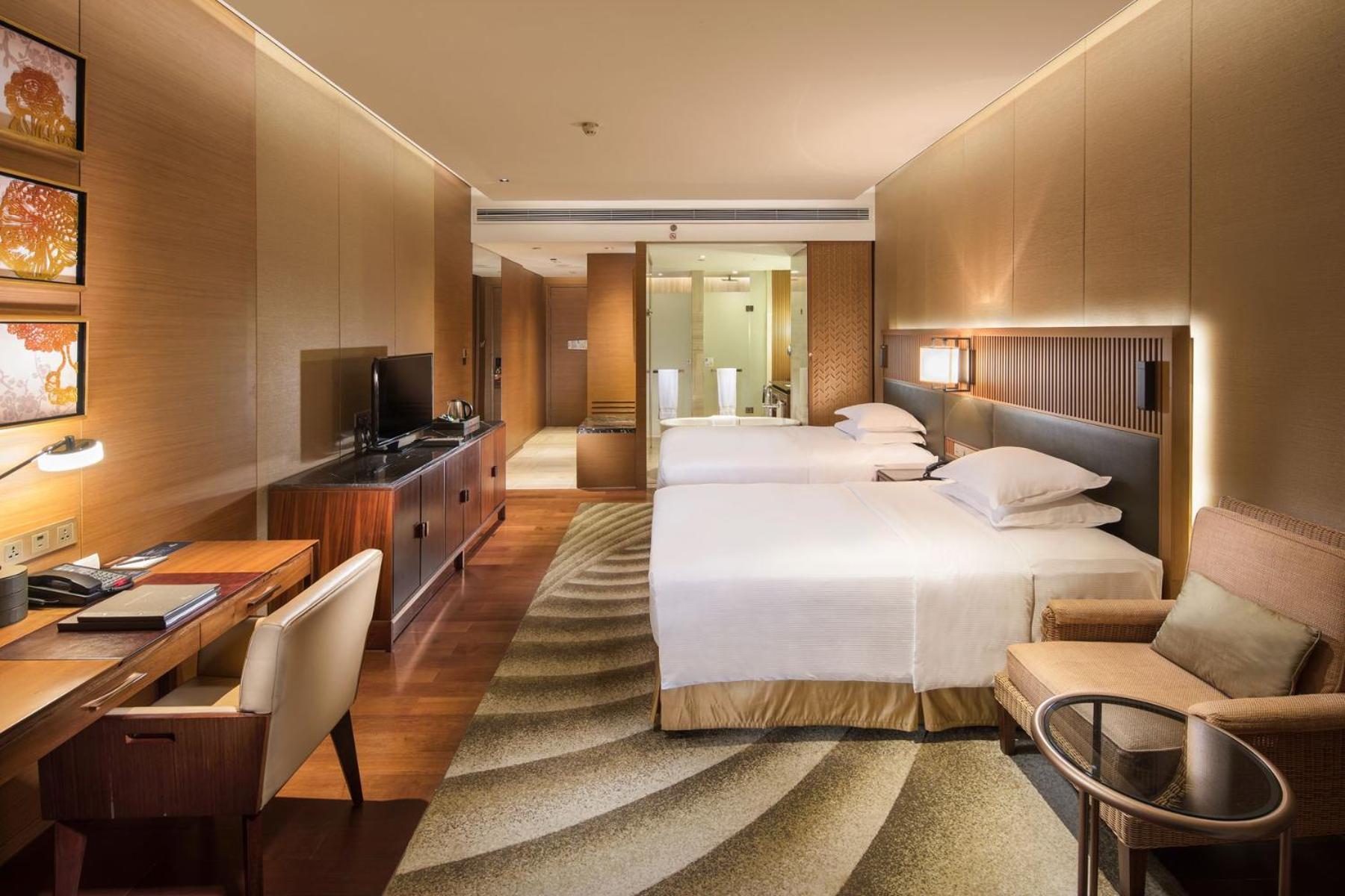 Hilton Wuhan Optics Valley Extérieur photo