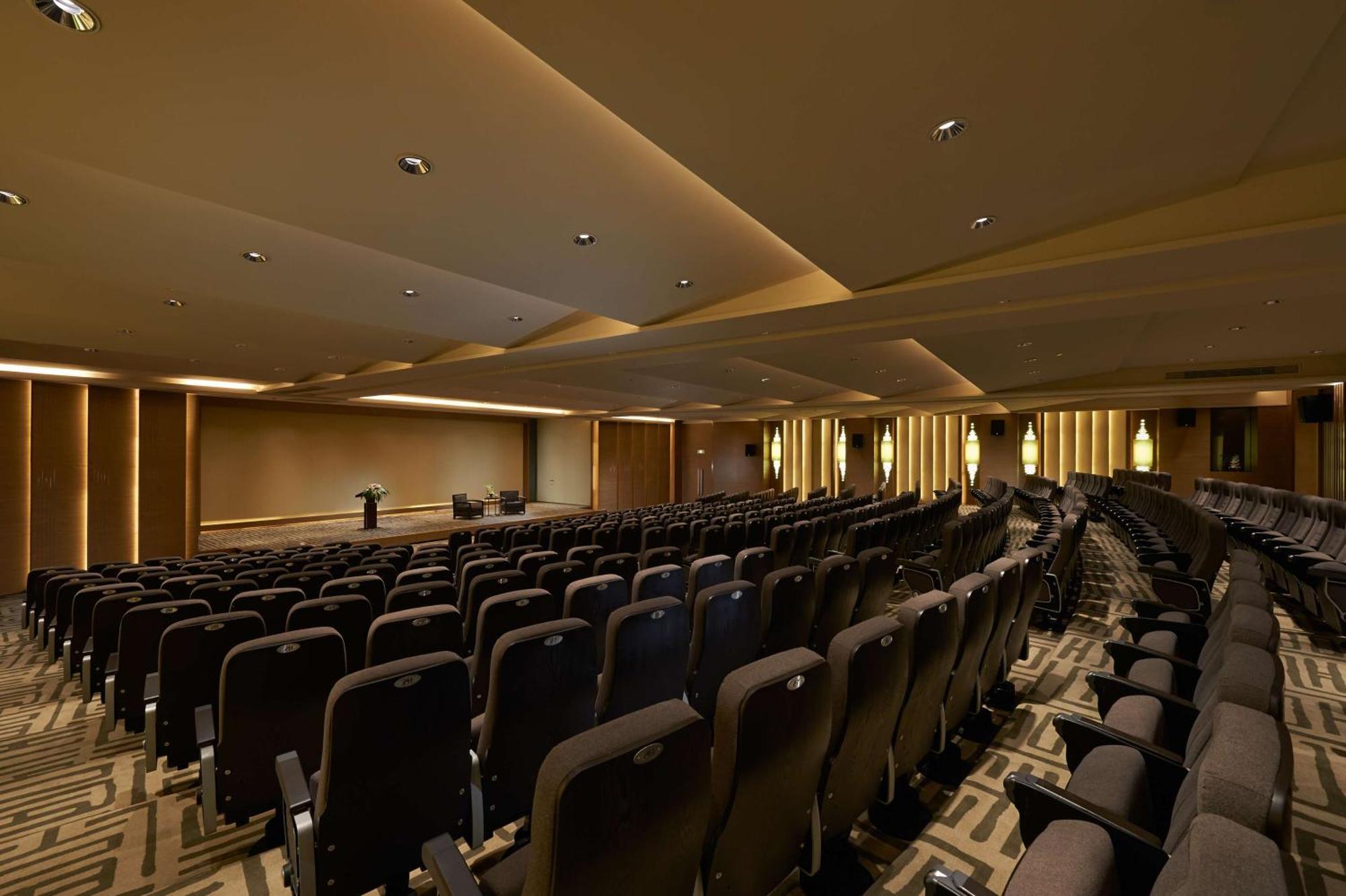 Hilton Wuhan Optics Valley Extérieur photo