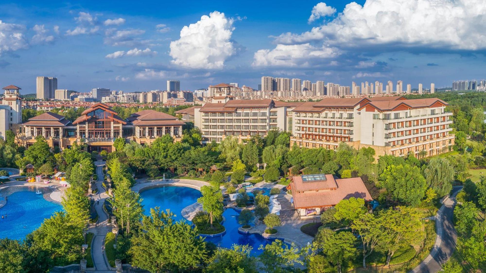 Hilton Wuhan Optics Valley Extérieur photo
